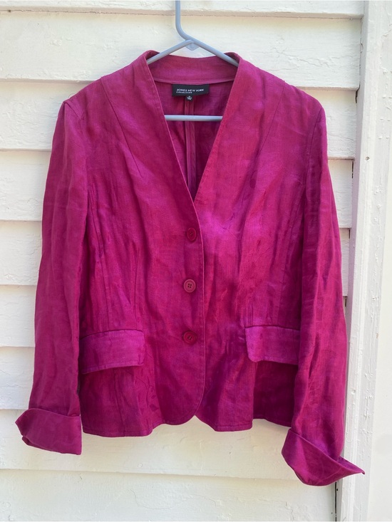 Jones New York Jackets & Blazers - Jones New York Vibrant Fuchsia Three-Button Linen Blazer